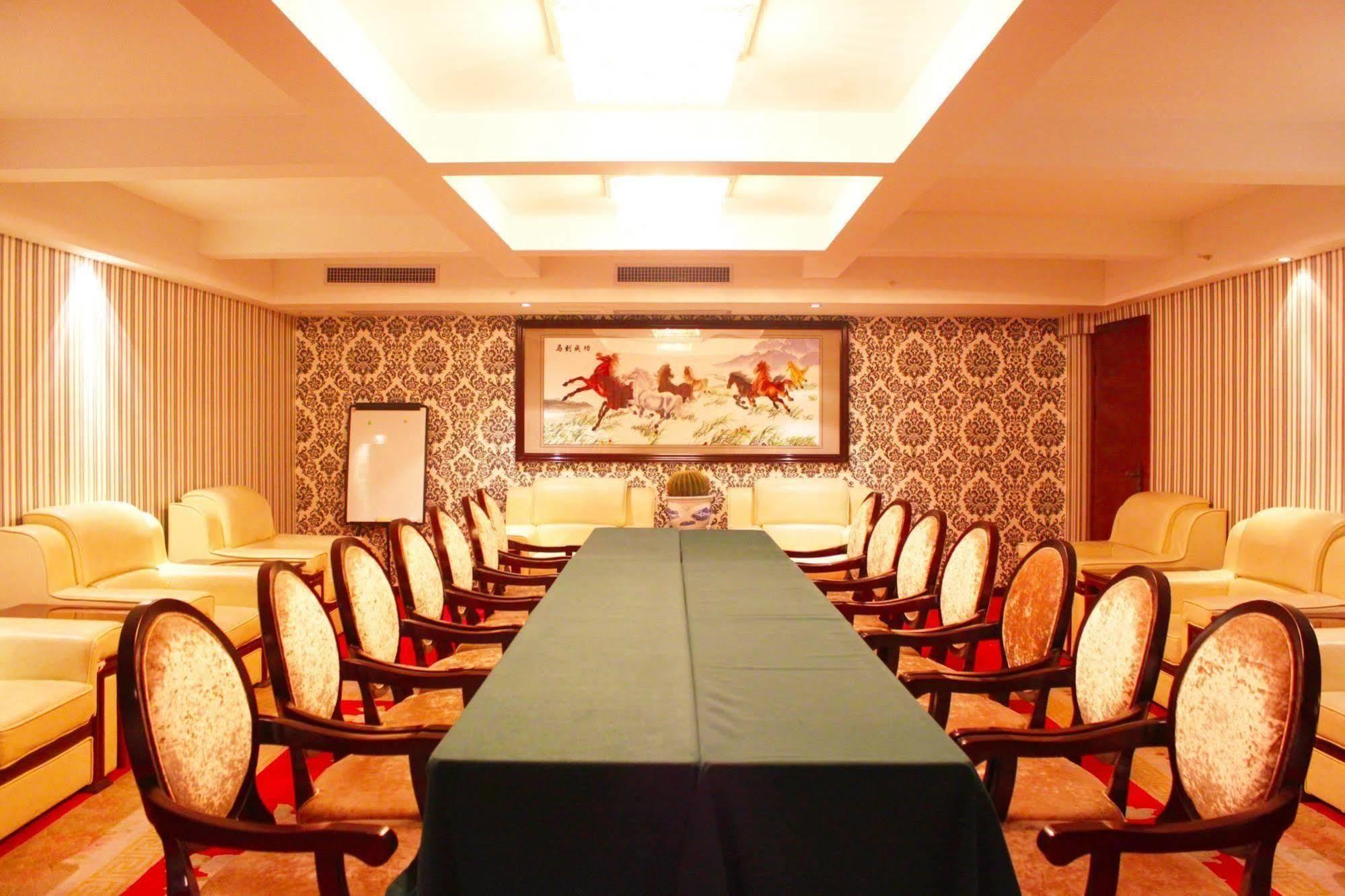 New Beacon Runfeng International Hotel Wuhan Exterior photo
