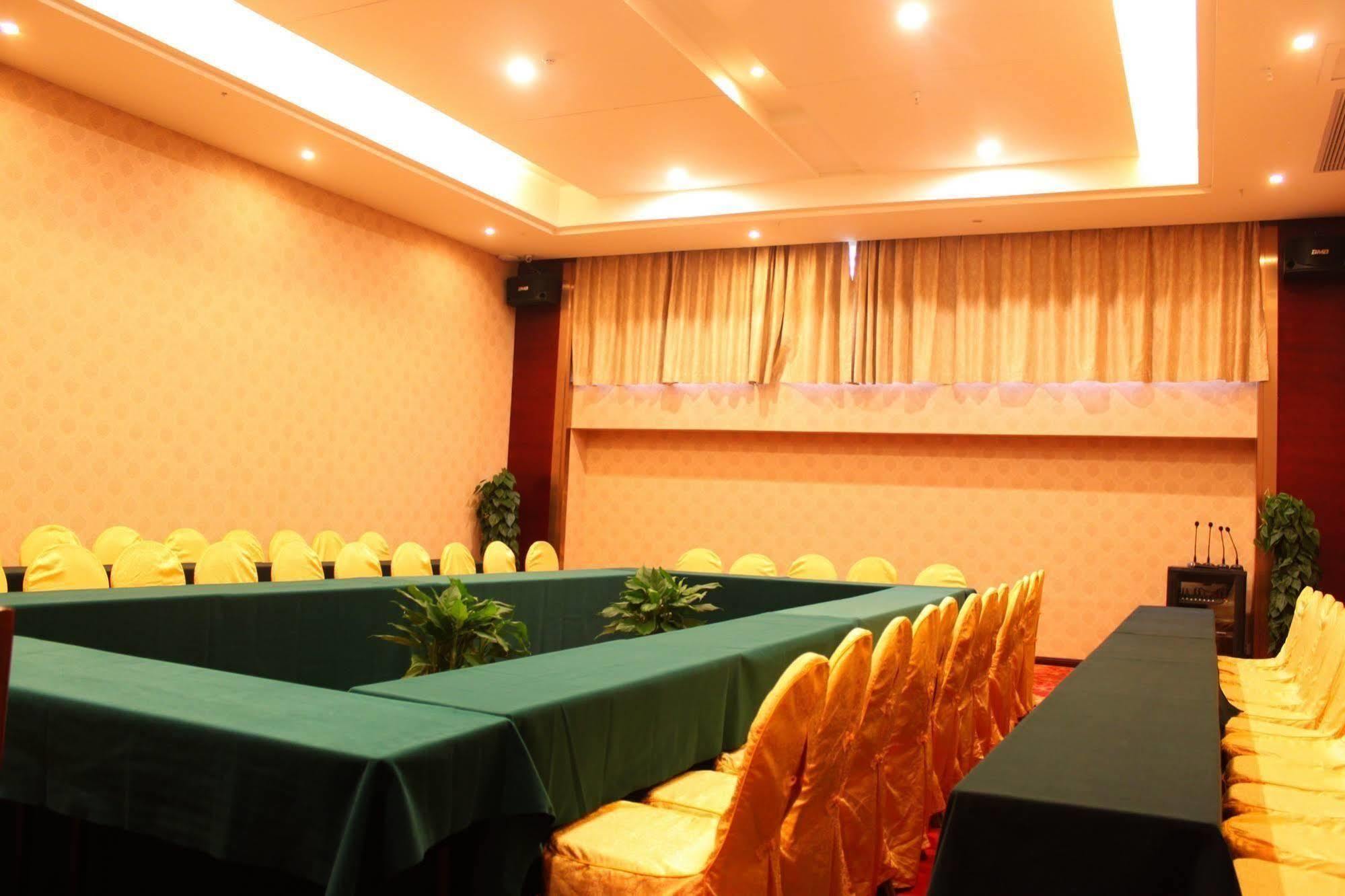New Beacon Runfeng International Hotel Wuhan Exterior photo